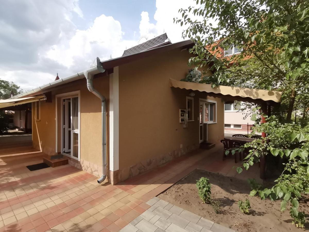 Mini Villa Hajdúszoboszló 外观 照片